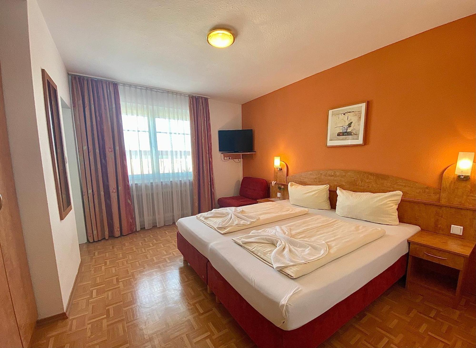Hotel Gasthof Rose Günzburg Eksteriør bilde